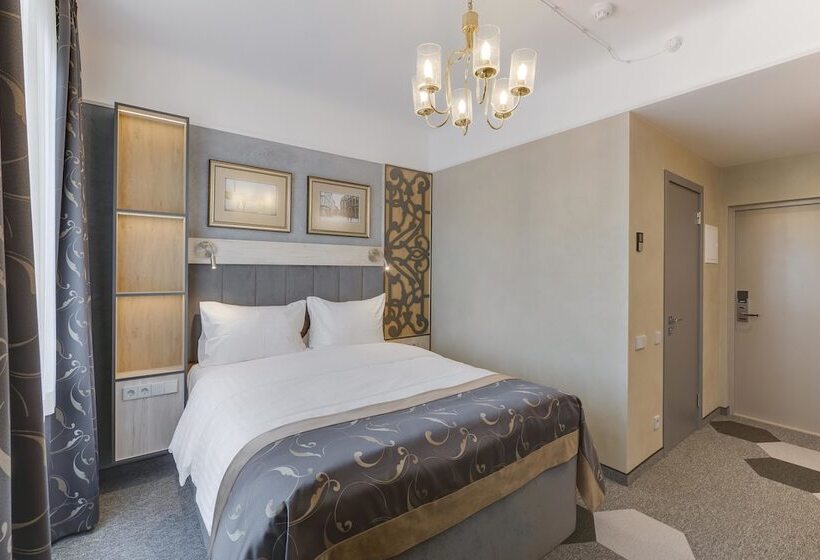 Quarto standard, Metropole Hotel By Semarah