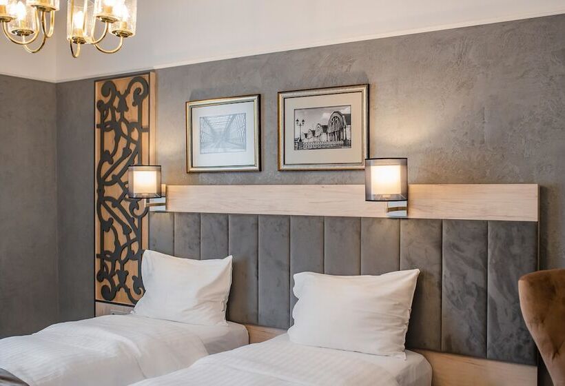 اتاق استاندارد, Metropole Hotel By Semarah