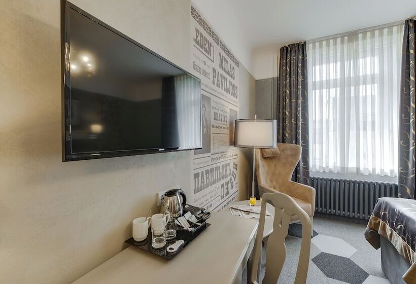 اتاق استاندارد, Metropole Hotel By Semarah