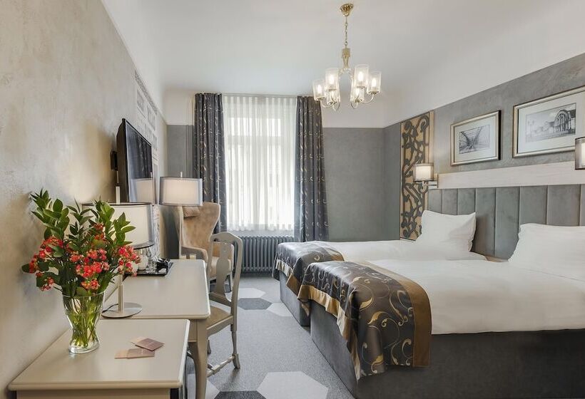 Quarto standard, Metropole Hotel By Semarah
