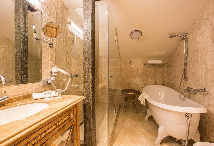 Suite, Metropole Hotel By Semarah