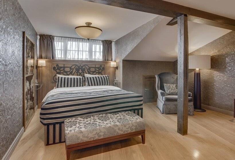 سوییت, Metropole Hotel By Semarah