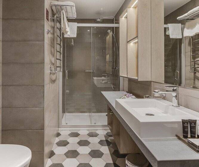 اتاق لوکس, Metropole Hotel By Semarah