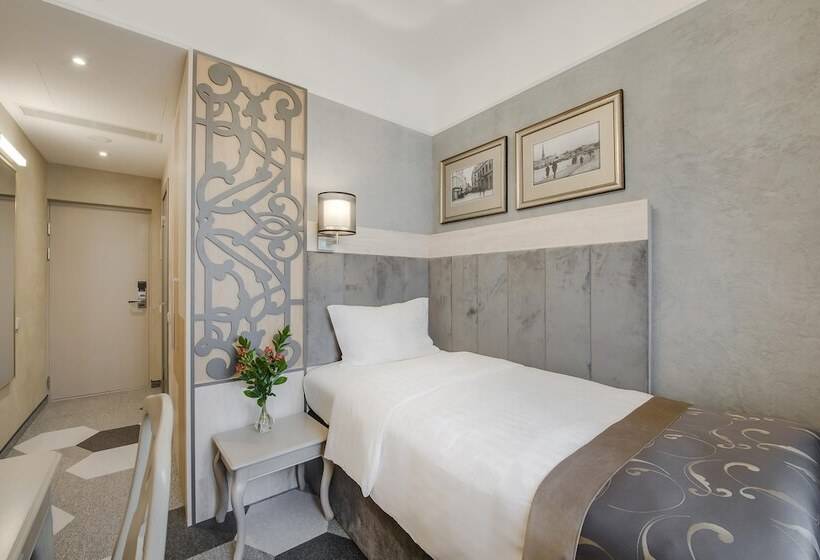 اتاق استاندارد یک نفره, Metropole Hotel By Semarah