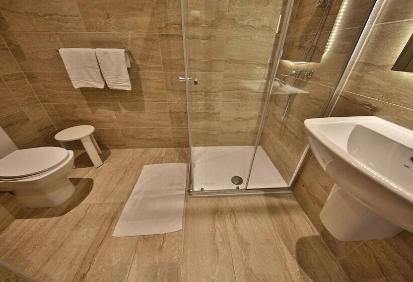 اتاق اکونومی, Relax Inn