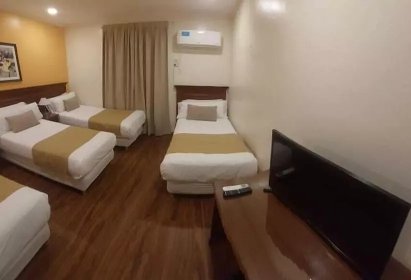 スタンダード４人部屋, Ritz Hotel Mendoza