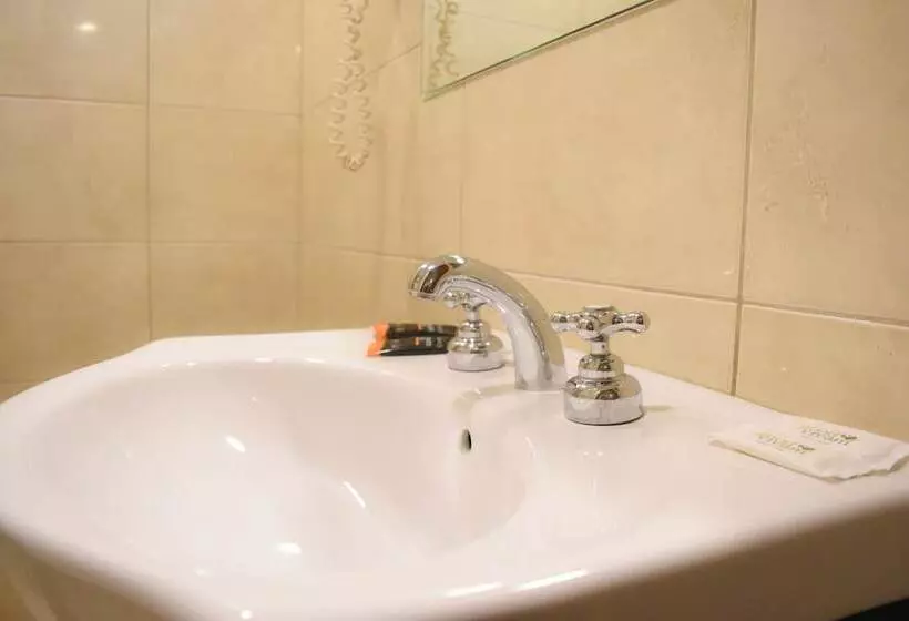 スタンダード４人部屋, Ritz Hotel Mendoza