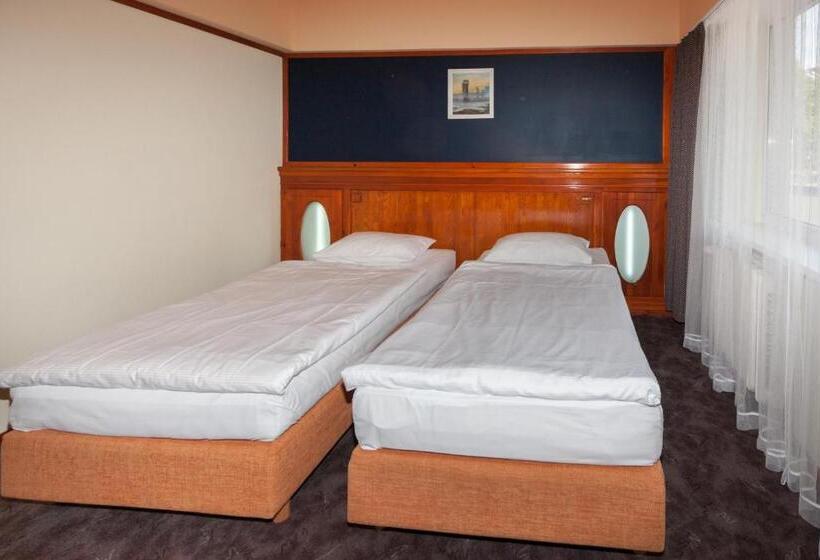 اتاق سوپریور, Tauras Center