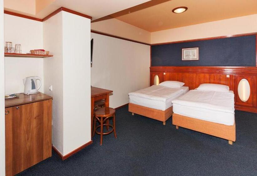 اتاق سوپریور, Tauras Center