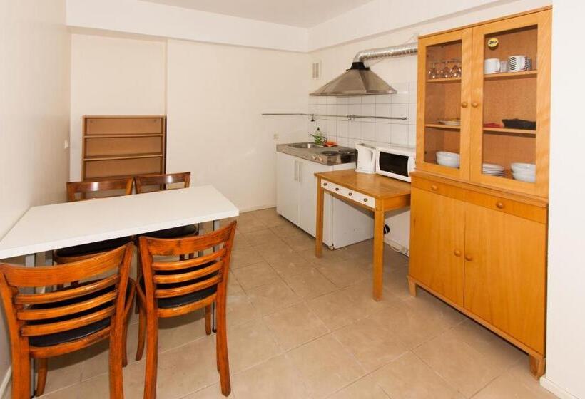 استودیو خانوادگی, Tauras Center