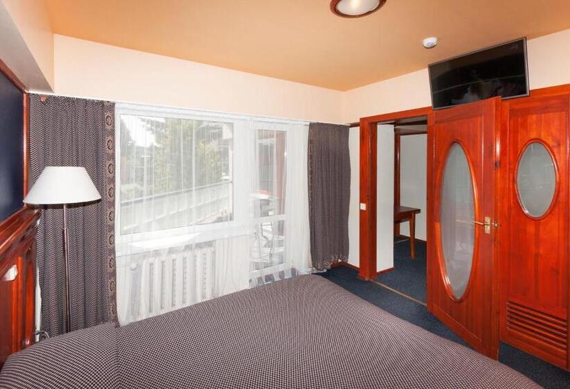 آپارتمان 2 خوابه, Tauras Center