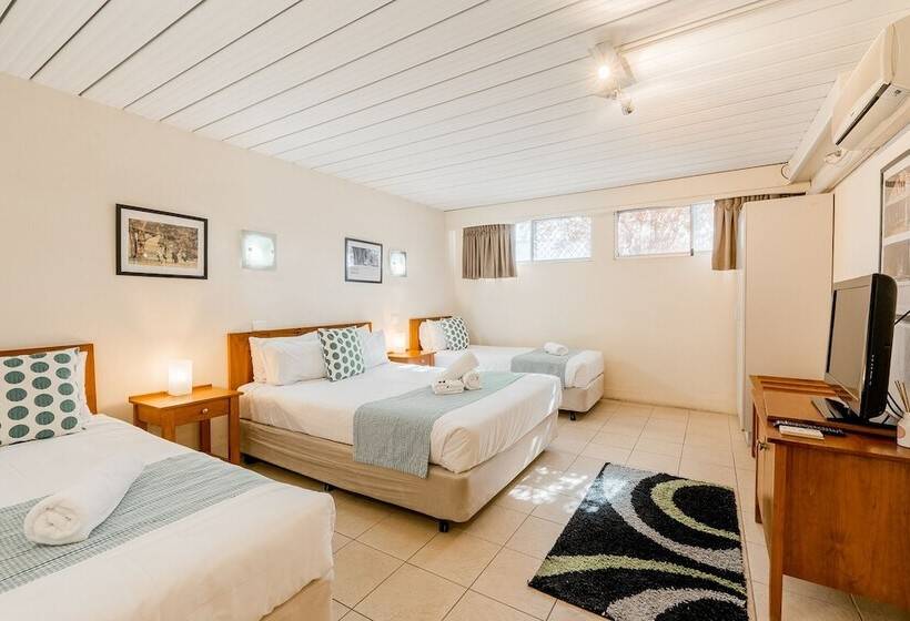 חדר סטנדרט, The Henry Parkes Tenterfield