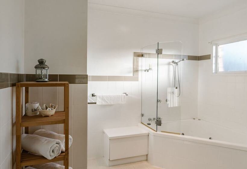 חדר סטנדרט, The Henry Parkes Tenterfield