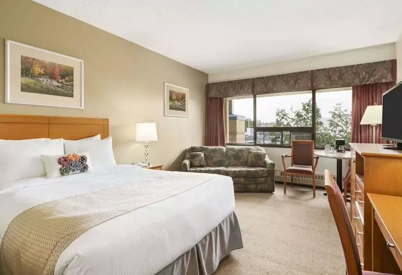 デラックスルーム, Travelodge By Wyndham Edmonton East