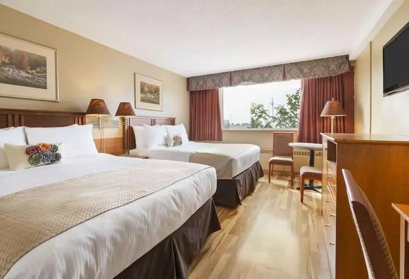 ２ダブルベッドのスタンダードルーム, Travelodge By Wyndham Edmonton East