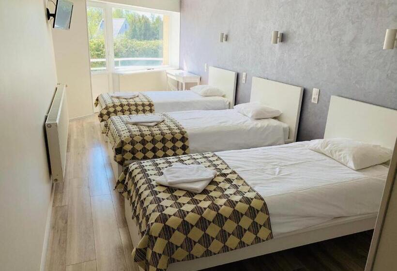 اتاق استاندارد سه نفره, Vesiroos