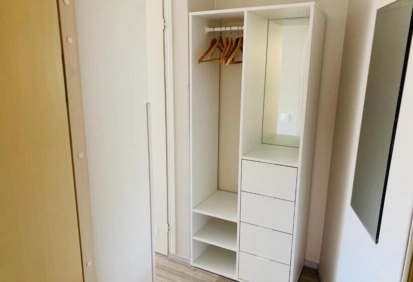 اتاق استاندارد سه نفره, Vesiroos