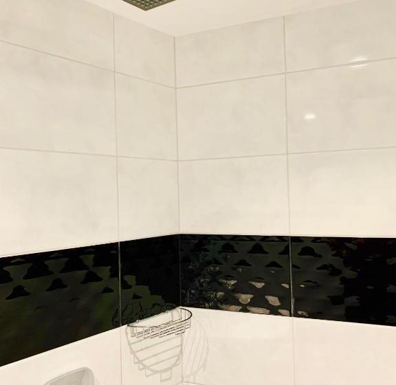 اتاق استاندارد سه نفره, Vesiroos