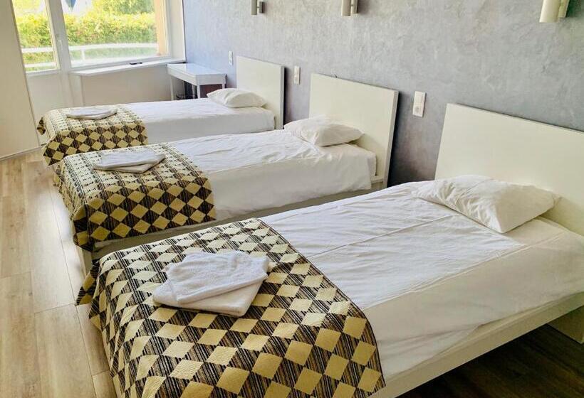 اتاق استاندارد سه نفره, Vesiroos