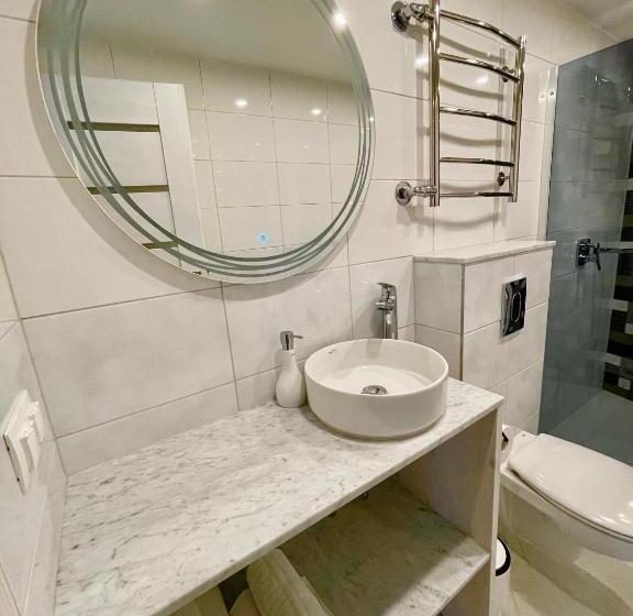 استودیو استاندارد با بالکن, Vesiroos