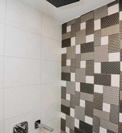 استودیو استاندارد با بالکن, Vesiroos