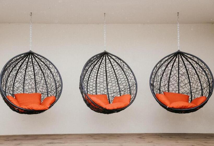 اتاق استاندارد سه نفره, Vesiroos