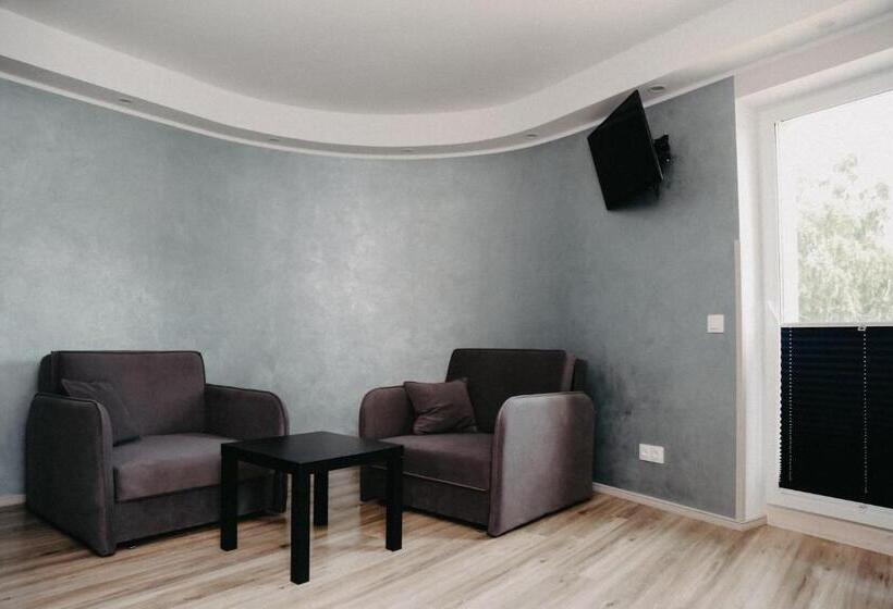 استودیو استاندارد با بالکن, Vesiroos