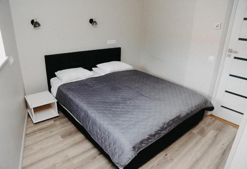 استودیو استاندارد با بالکن, Vesiroos