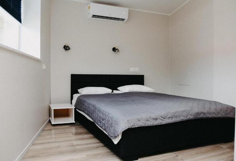 استودیو استاندارد با بالکن, Vesiroos