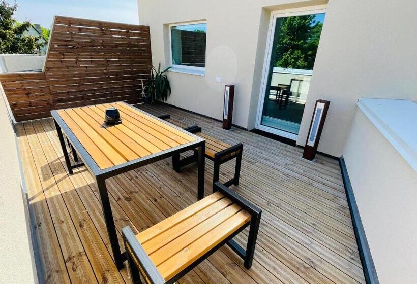 استودیو استاندارد با بالکن, Vesiroos