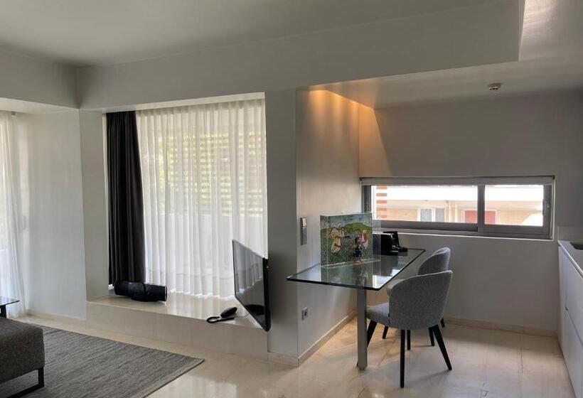 جناح جونيور, Brasil Suites Boutique