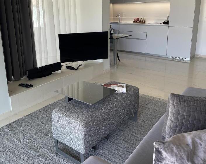 Полулюкс, Brasil Suites Boutique