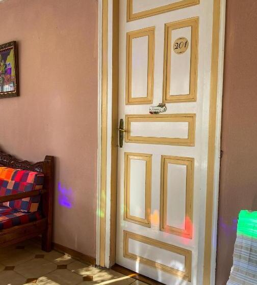 جناح جونيور, Aeginitikon Arhontikon