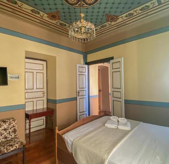 جناح جونيور, Aeginitikon Arhontikon