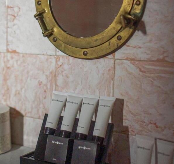 غرفة قياسية, Aeginitikon Arhontikon