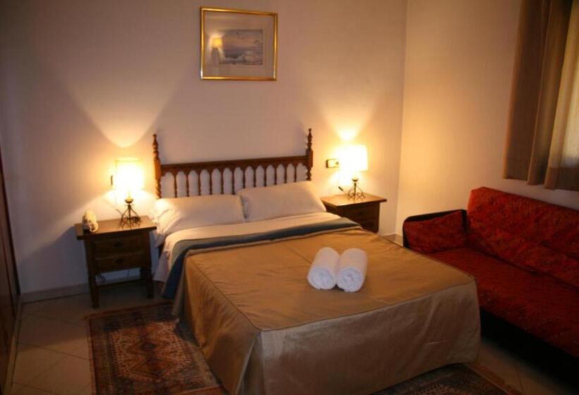 اتاق استاندارد سه نفره, Gaspà