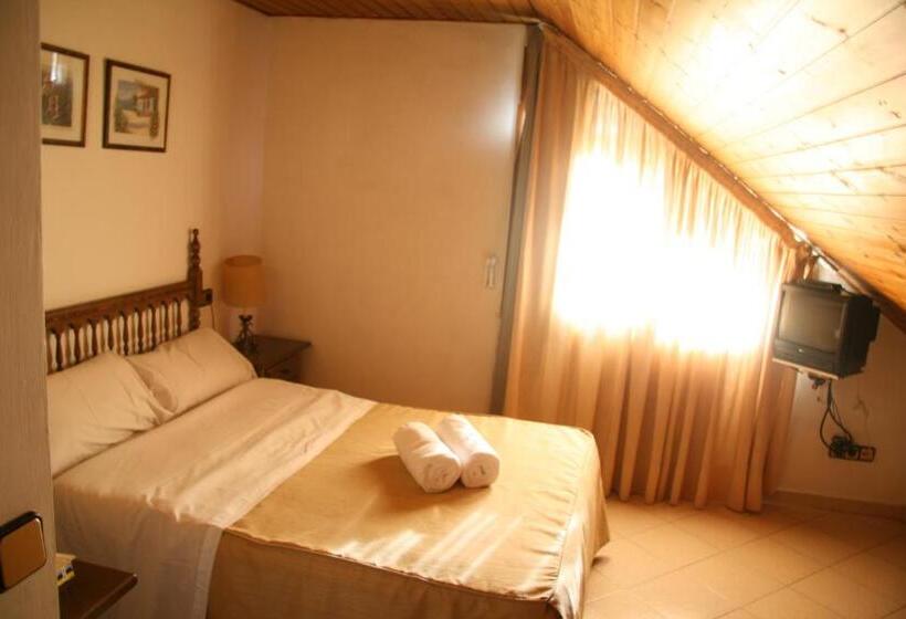 اتاق استاندارد چهار تخته, Gaspà