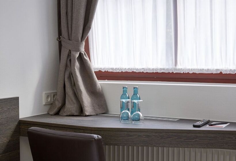 Номер Комфорт Индивидуальный, H+ Hotel Nürnberg