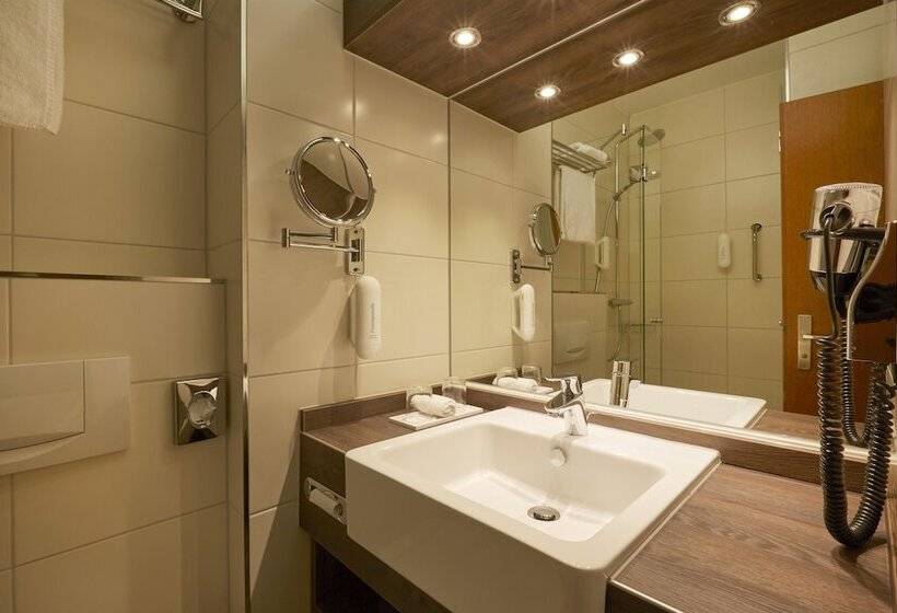 Номер Комфорт Индивидуальный, H+ Hotel Nürnberg