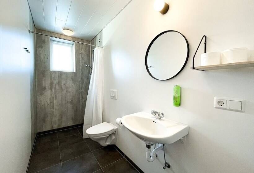 اتاق اکونومی با حمام مشترک, Jokull