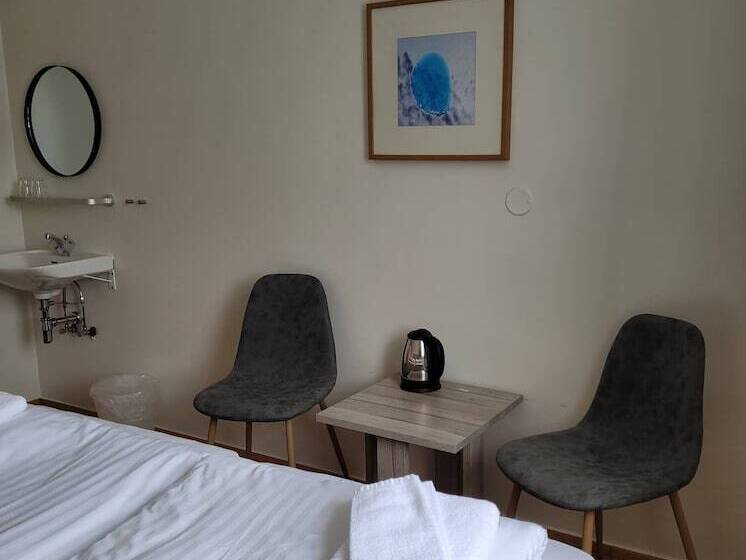 اتاق اکونومی با حمام مشترک, Jokull