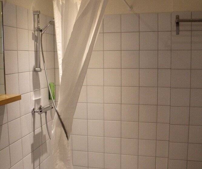 اتاق استاندارد سه نفره, Jokull