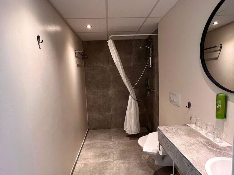 اتاق خانوادگی, Jokull