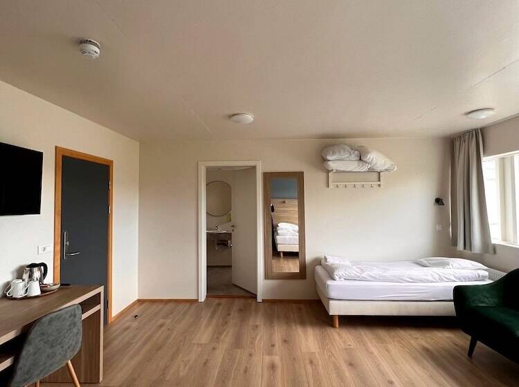 اتاق استاندارد سه نفره, Jokull