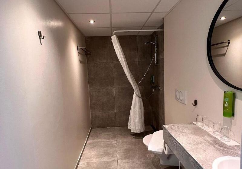 اتاق خانوادگی, Jokull