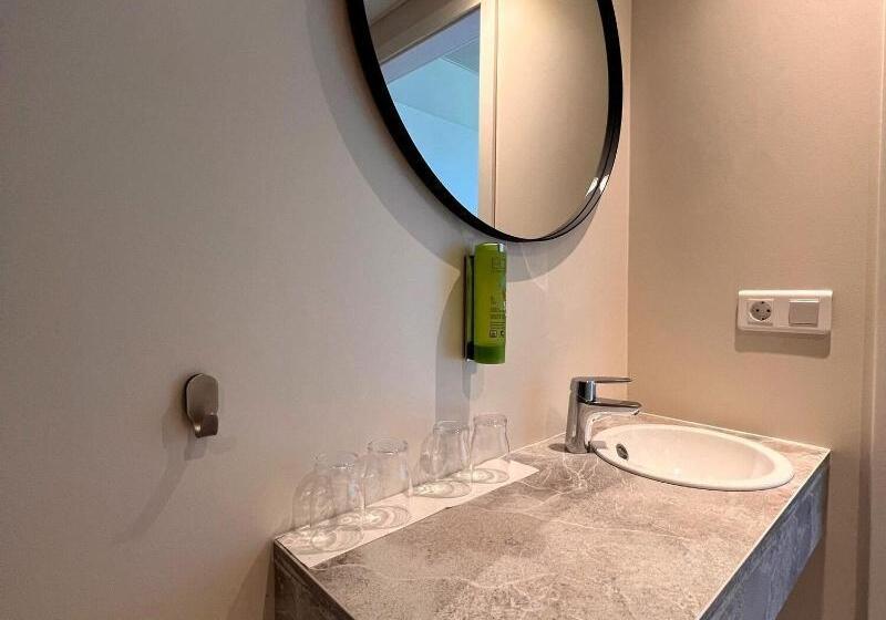 اتاق خانوادگی, Jokull