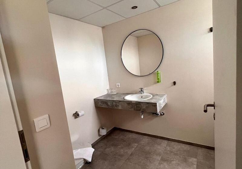 اتاق استاندارد سه نفره, Jokull