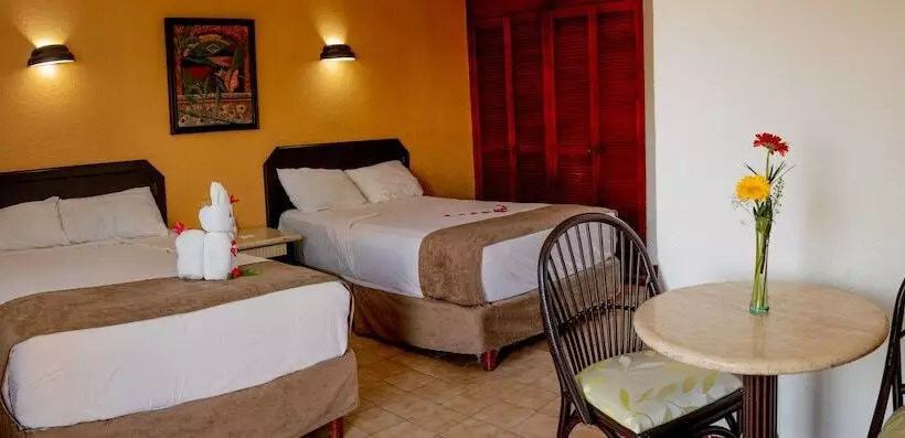 ガーデンビュースタンダードルーム, Qualton Club Ixtapa All Inclusive