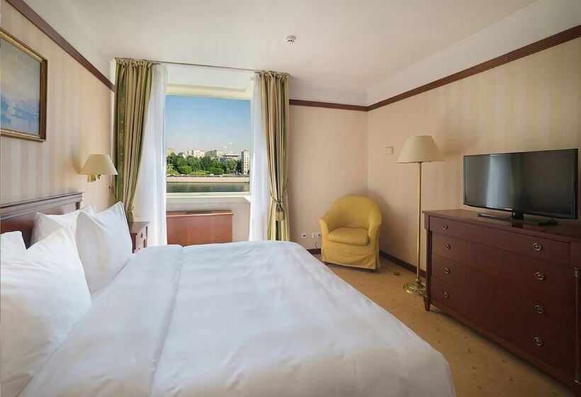 带城市景观的高级房间, Radisson Slavyanskaya Hotel And Business Centre, Moscow