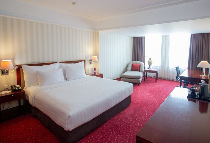 디럭스 룸, Redtop Hotel & Convention Center